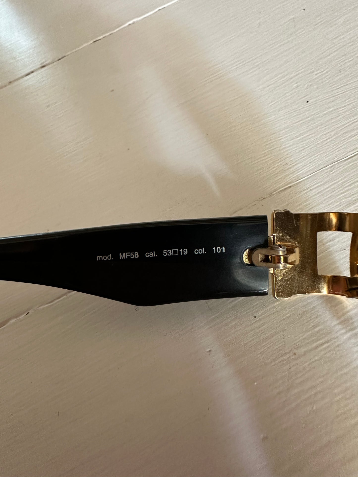 Occhiali da Sole Vintage Anni ‘90 Von Fürstenberg Neri e Oro