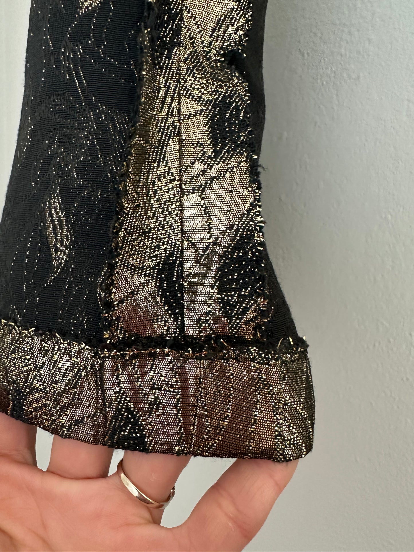 Sottogiacca Anni ‘70/‘80 in Lurex Oro con Paillettes e Perline Nere