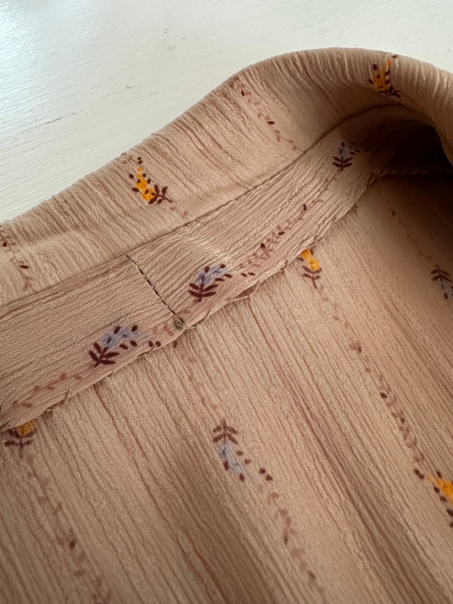 Abito Vintage Anni ‘70 Sartoriale in Seta Rosa Antico con Fiori Tg.42