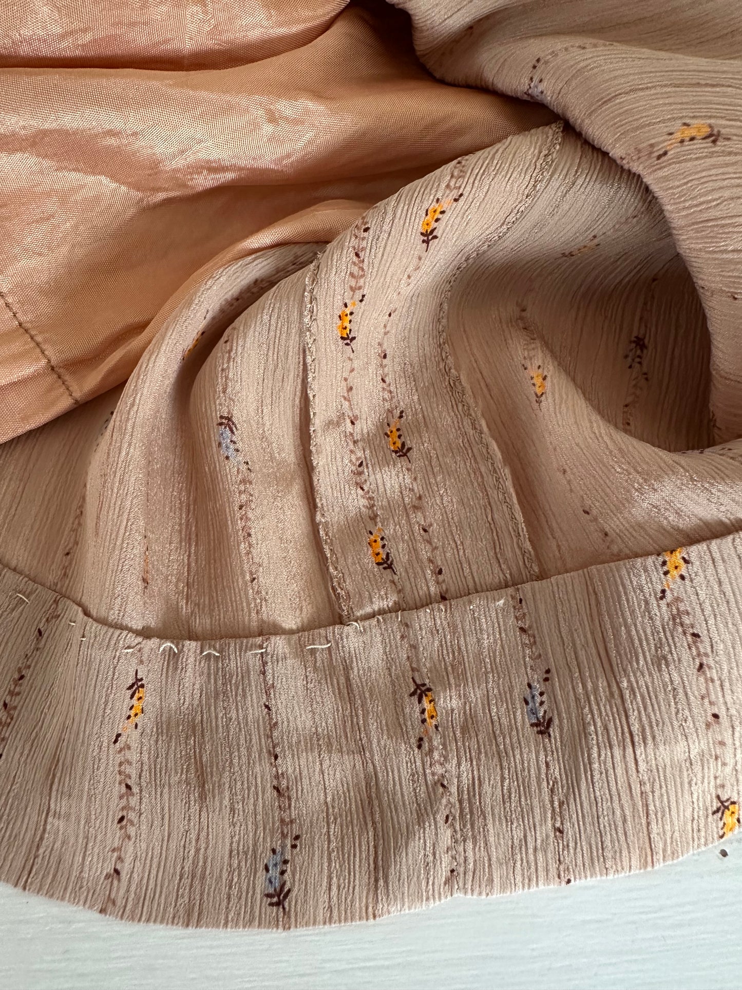 Abito Vintage Anni ‘70 Sartoriale in Seta Rosa Antico con Fiori Tg.42