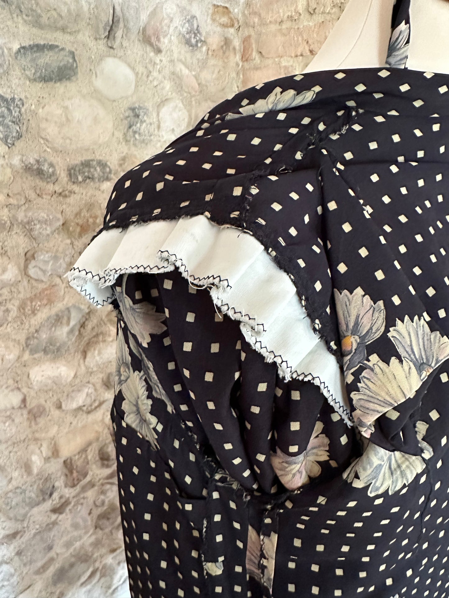 Abito Vintage Anni ‘80 Sartoriale in Viscosa Nero con Fiori Tg.46/48