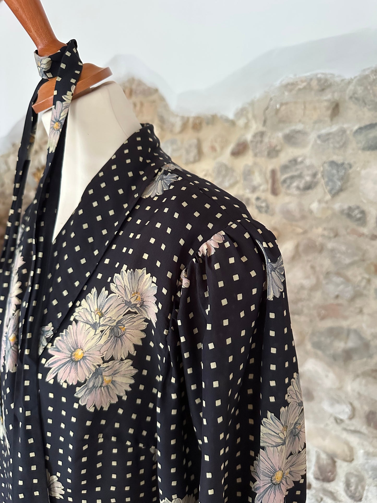 Abito Vintage Anni ‘80 Sartoriale in Viscosa Nero con Fiori Tg.46/48