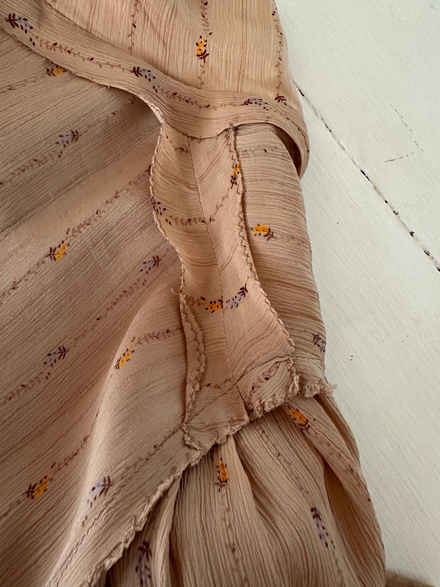 Abito Vintage Anni ‘70 Sartoriale in Seta Rosa Antico con Fiori Tg.42