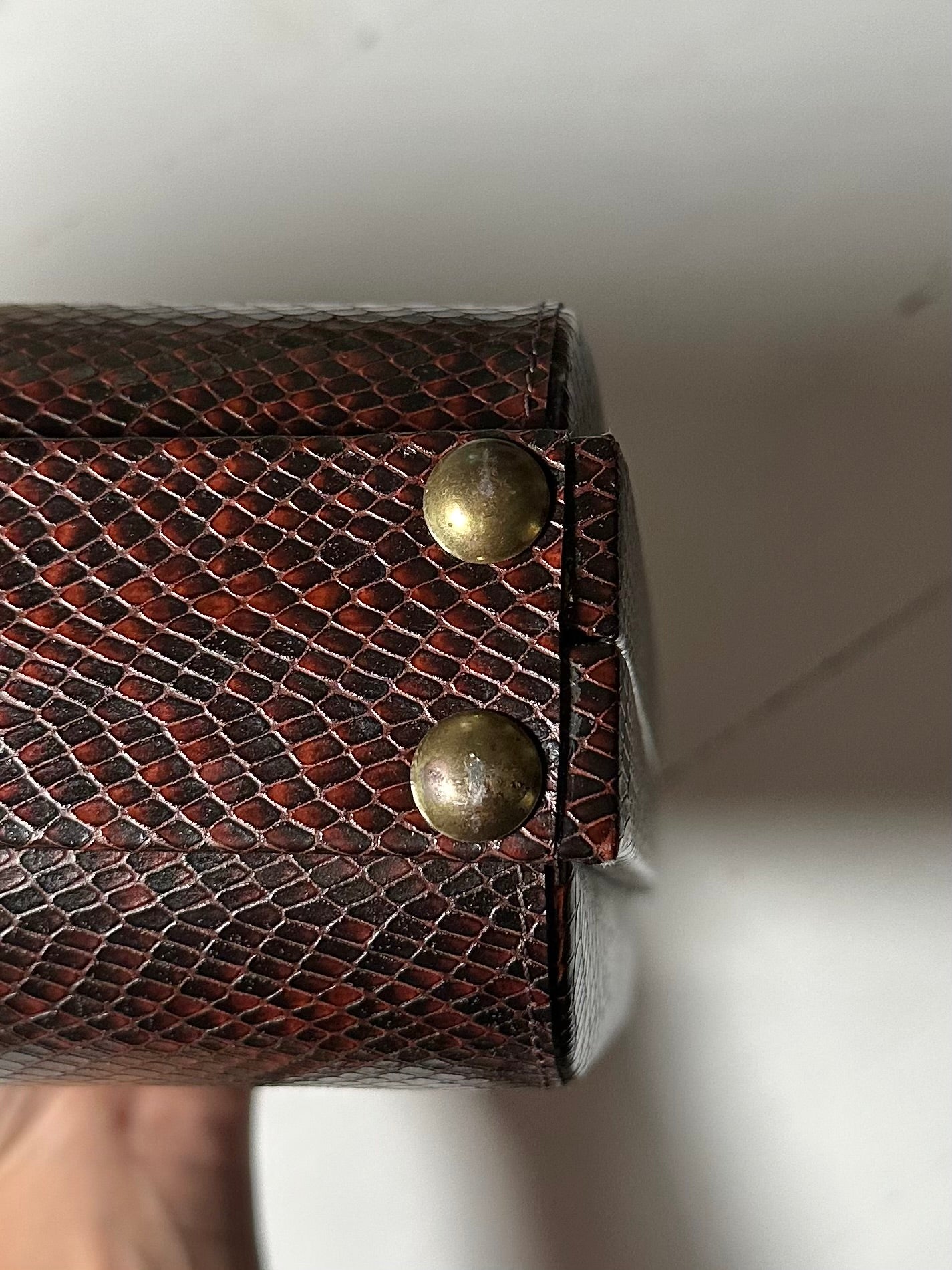Borsa Valigetta Anni ‘70 Ika Similpelle Lucertola Marrone