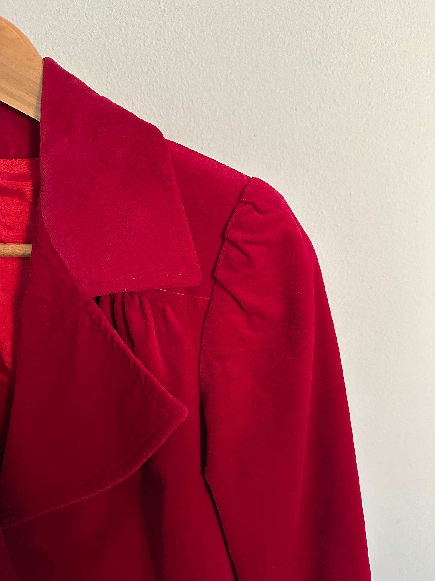 Completo Gonna e Giacca Vintage Anni ‘70 Sartoriale in Velluto Rosso Ciliegia