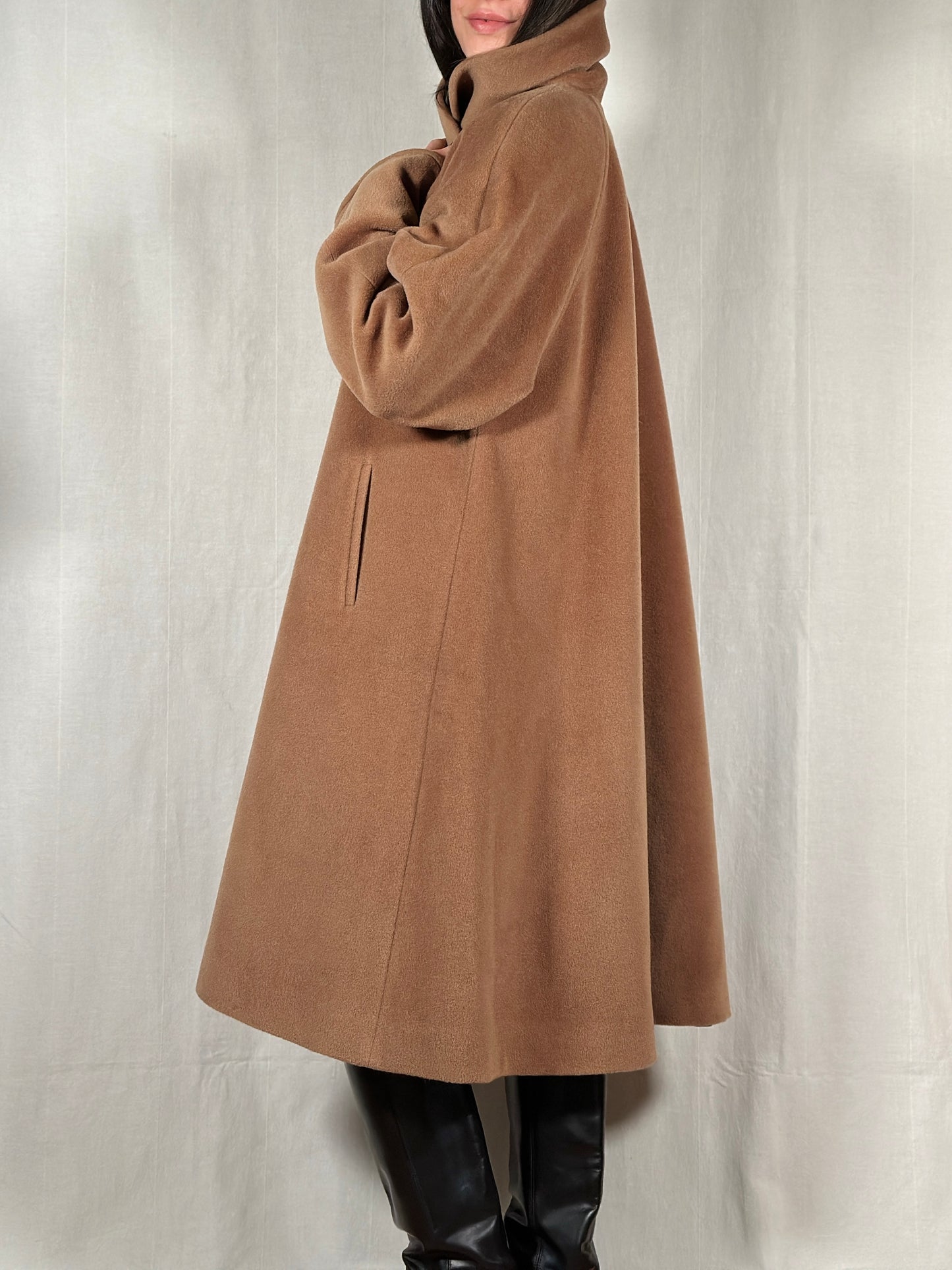 Cappotto Iconico Vintage Anni ‘80 in Lana e Cachemire Cammello Scuro