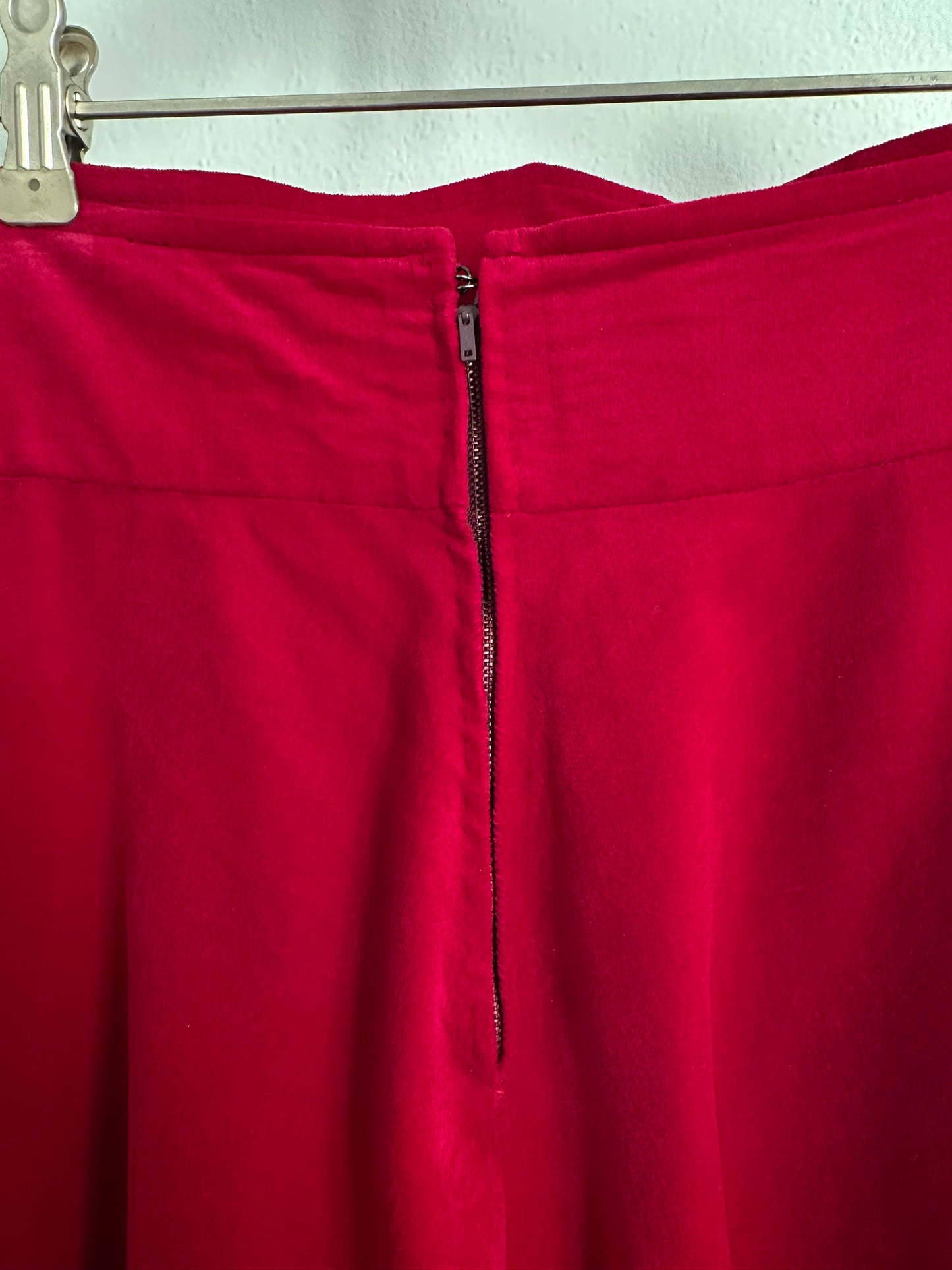 Completo Gonna e Giacca Vintage Anni ‘70 Sartoriale in Velluto Rosso Ciliegia