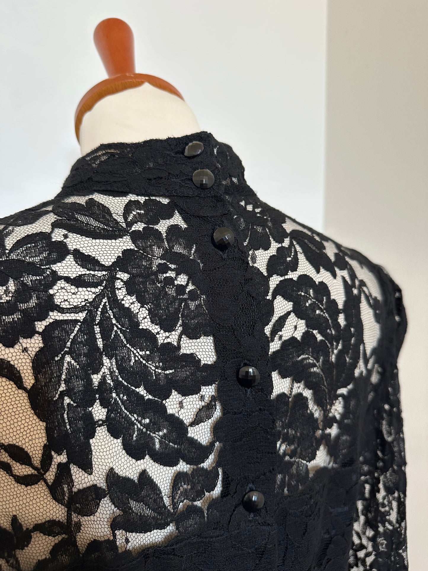 Camicia Anni ‘70/‘80 in Stile Vittoriano in Pizzo Nera