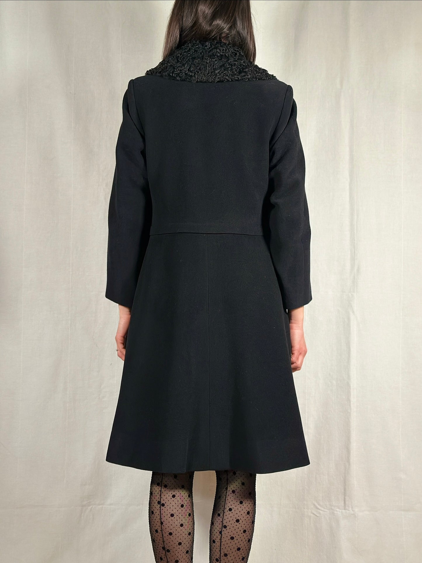 Cappotto Vintage Fine Anni ‘50 Sartoriale in Stile 40es in Lana con Collo in Astrakan Nero