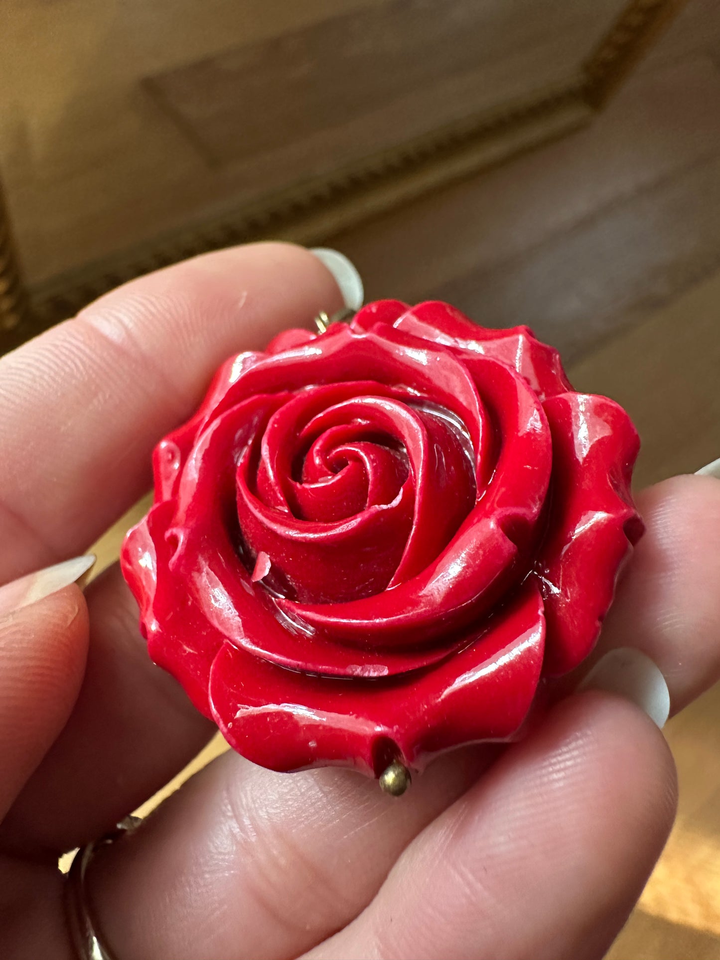 Ciondolo Anni ‘80 Rosa Rossa in Resina