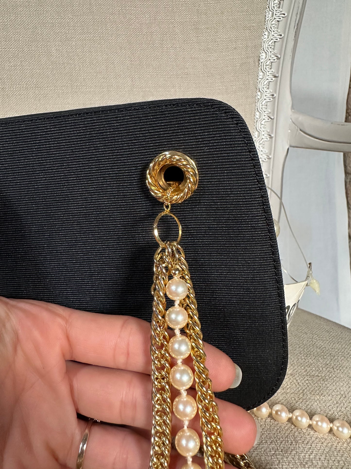 Borsa Moschino by Redwall Nuova Vintage Anni ‘80 Nera con Catena Oro e Perle