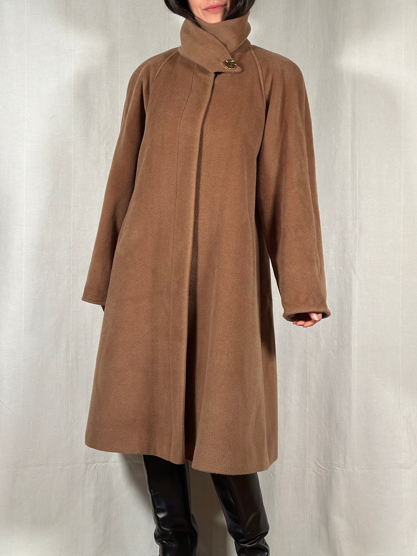 Cappotto Iconico Vintage Anni ‘80 in Lana e Cachemire Cammello Scuro