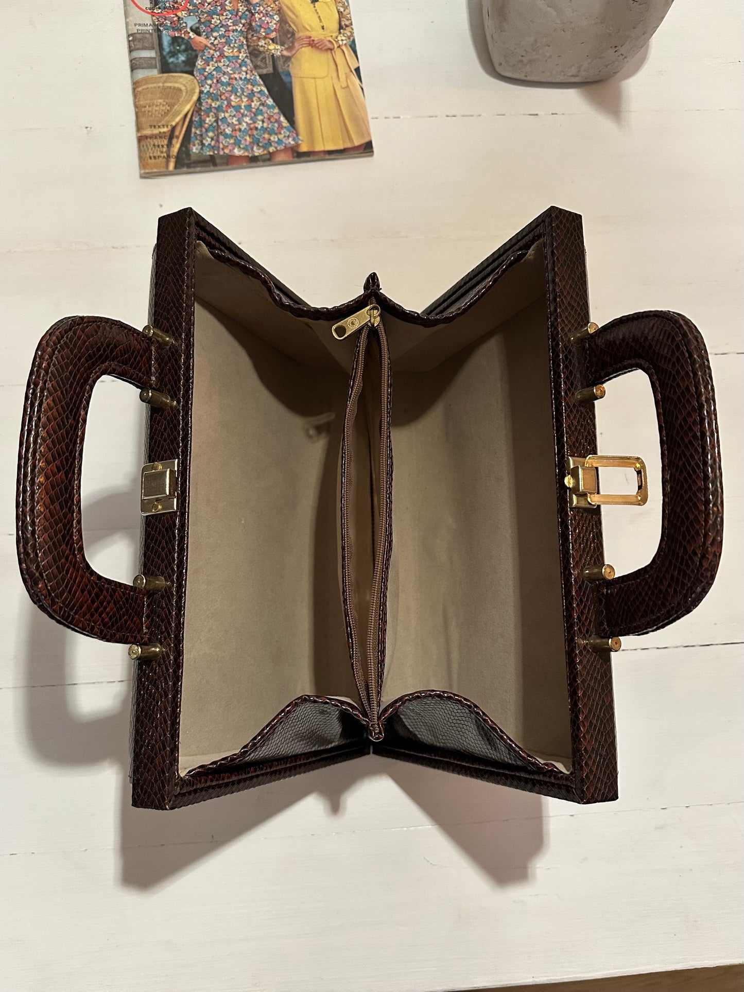 Borsa Valigetta Anni ‘70 Ika Similpelle Lucertola Marrone
