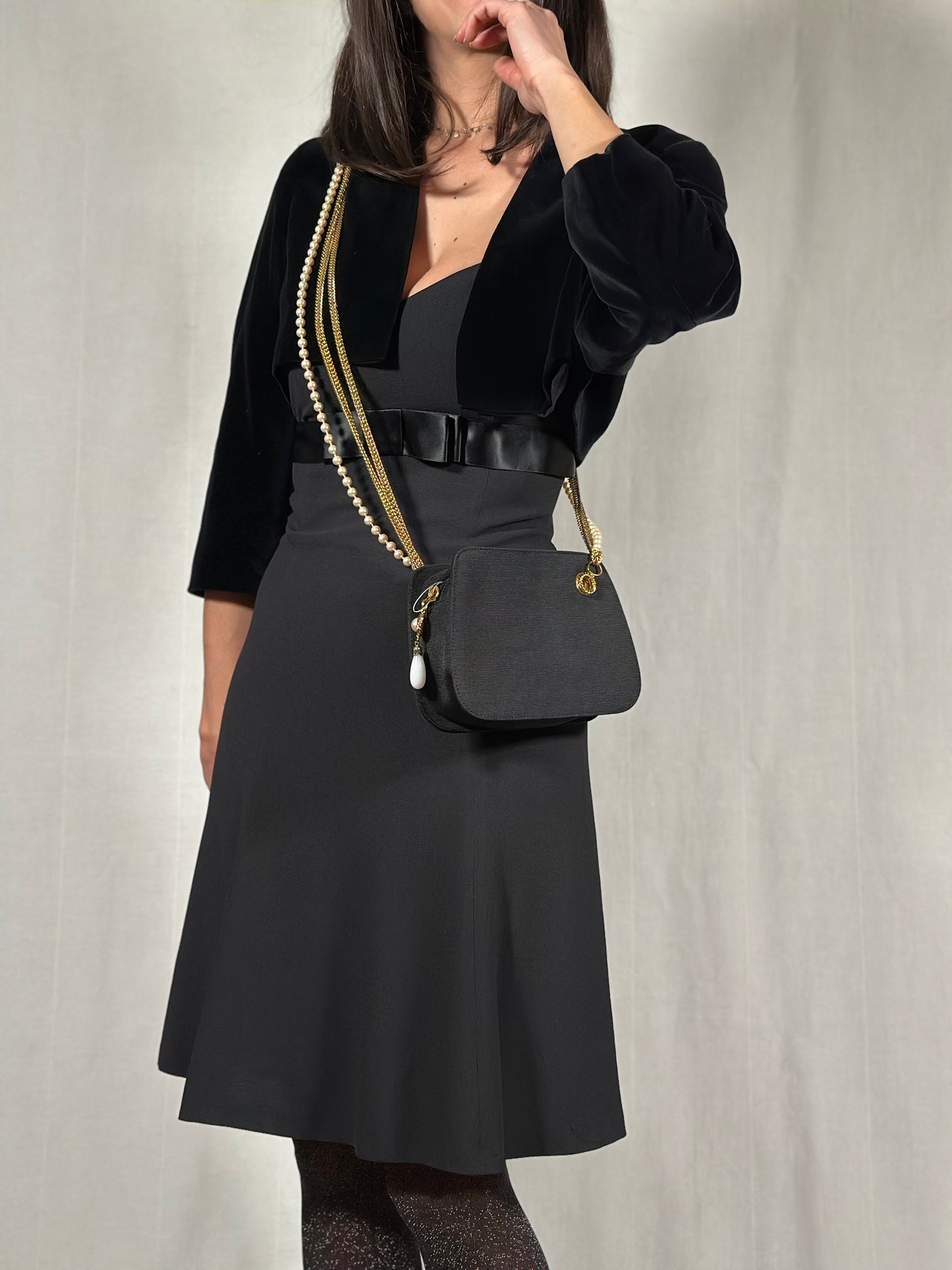 Borsa Moschino by Redwall Nuova Vintage Anni ‘80 Nera con Catena Oro e Perle