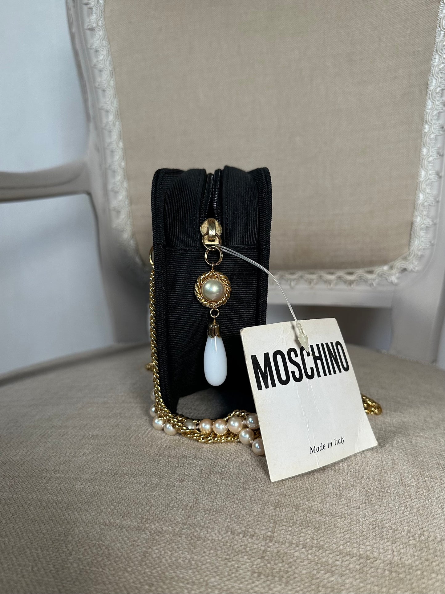Borsa Moschino by Redwall Nuova Vintage Anni ‘80 Nera con Catena Oro e Perle