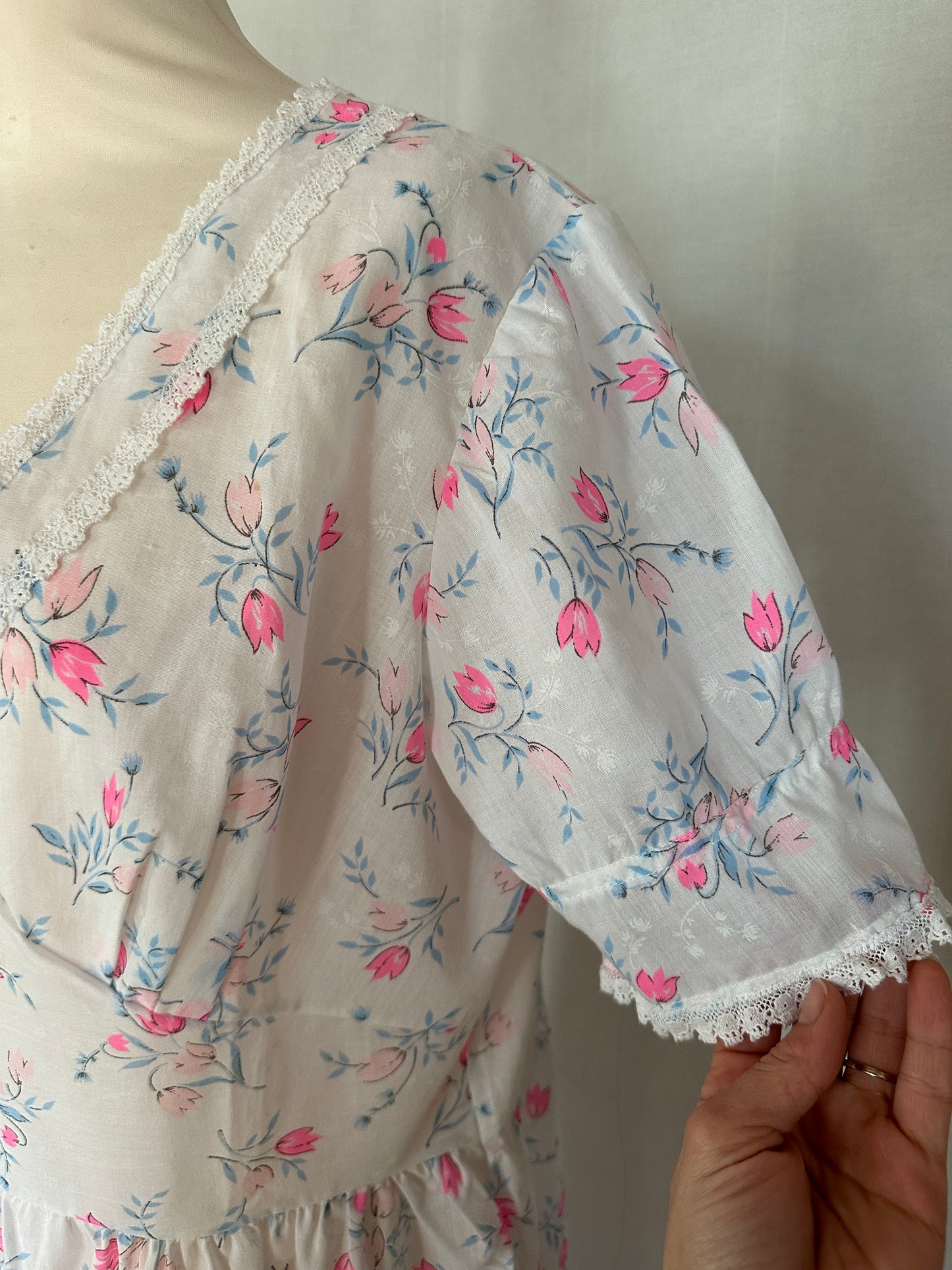 Camicia da Notte Romantica Anni ‘70/‘80 Bianca con Fiori