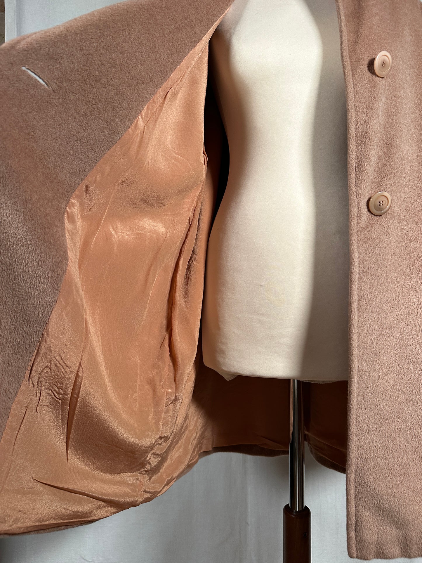 Cappottino Corto Beige Rosato in Lana con Sciarpa Coordinata