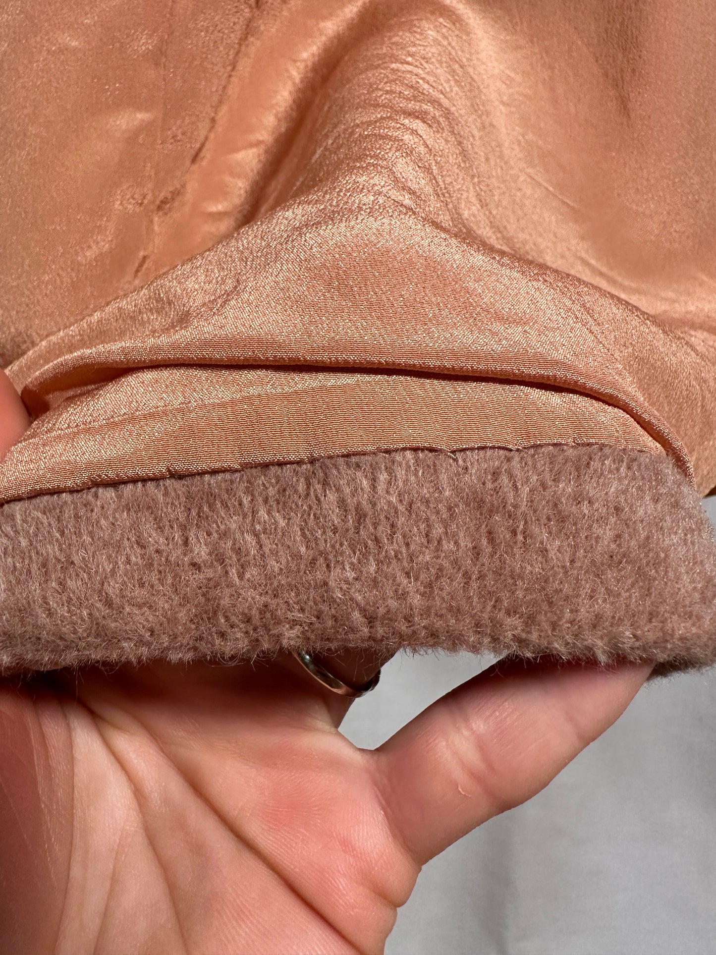 Cappottino Corto Beige Rosato in Lana con Sciarpa Coordinata