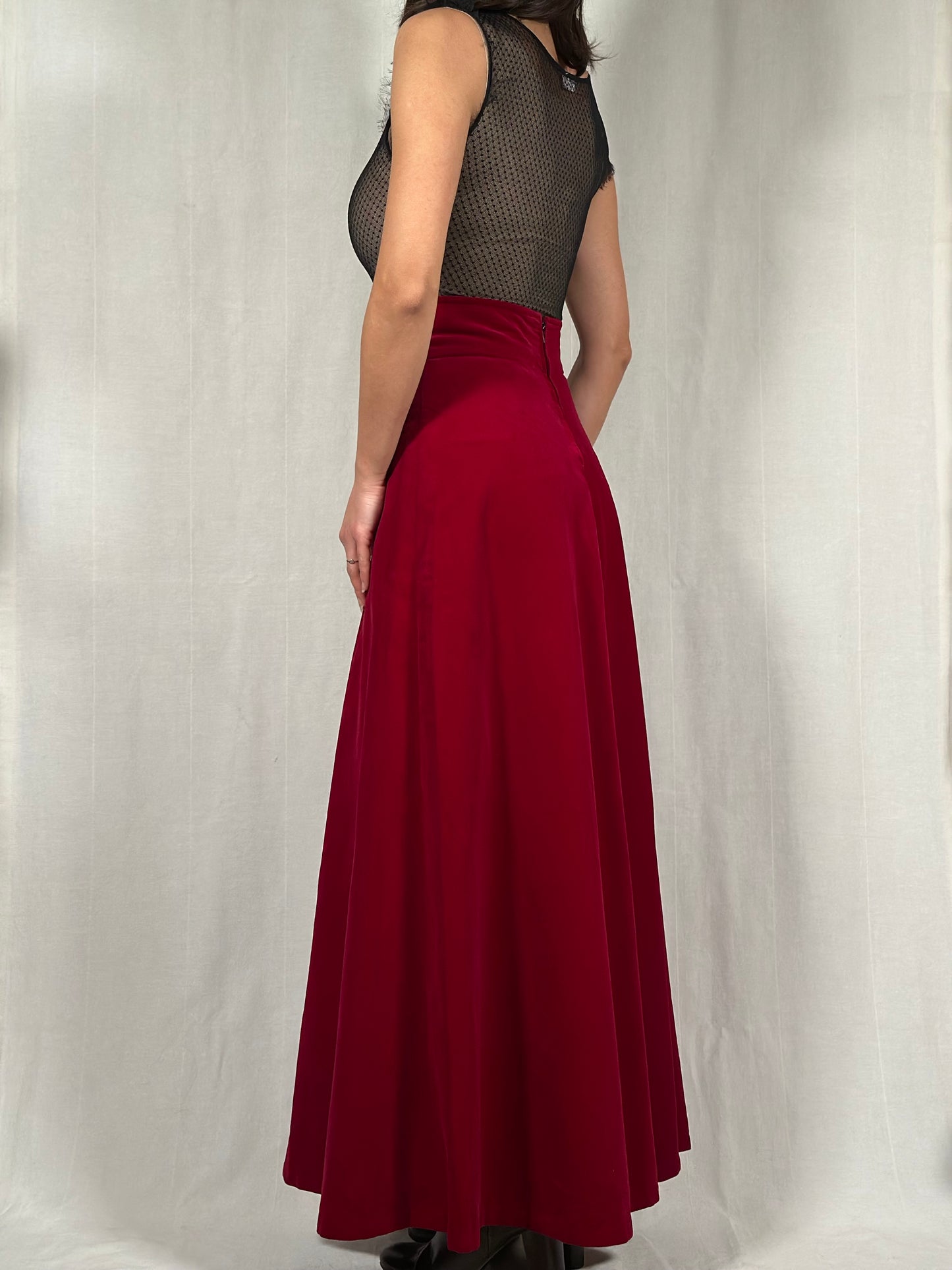 Completo Gonna e Giacca Vintage Anni ‘70 Sartoriale in Velluto Rosso Ciliegia