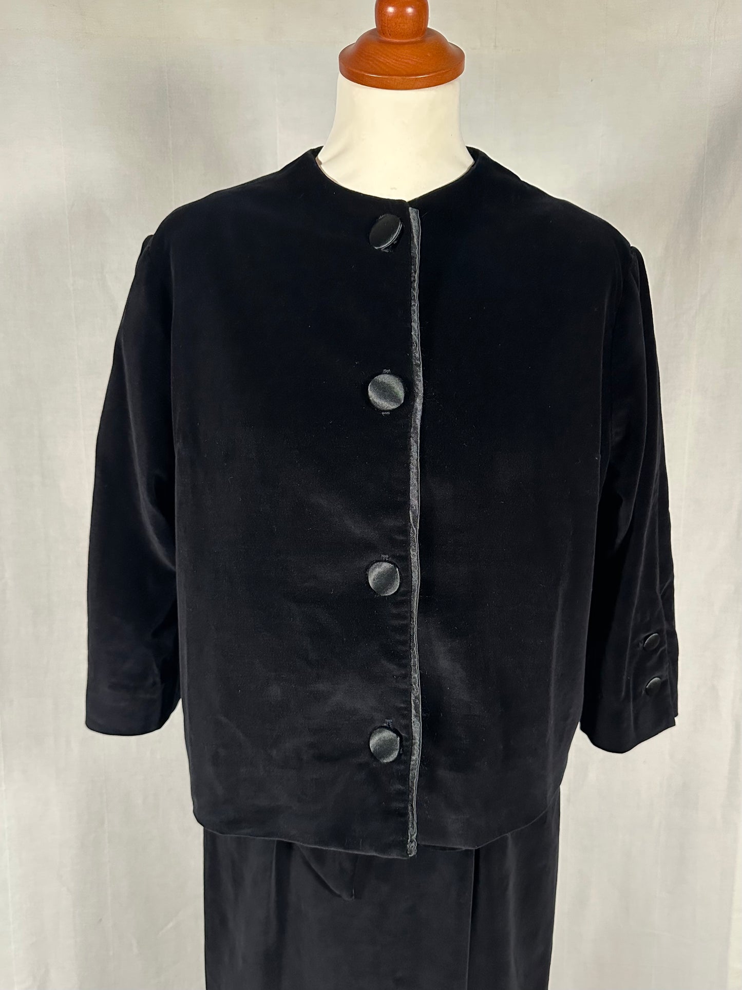 Completo Vintage Anni ‘60 Abito e Giacca in Velluto Nero