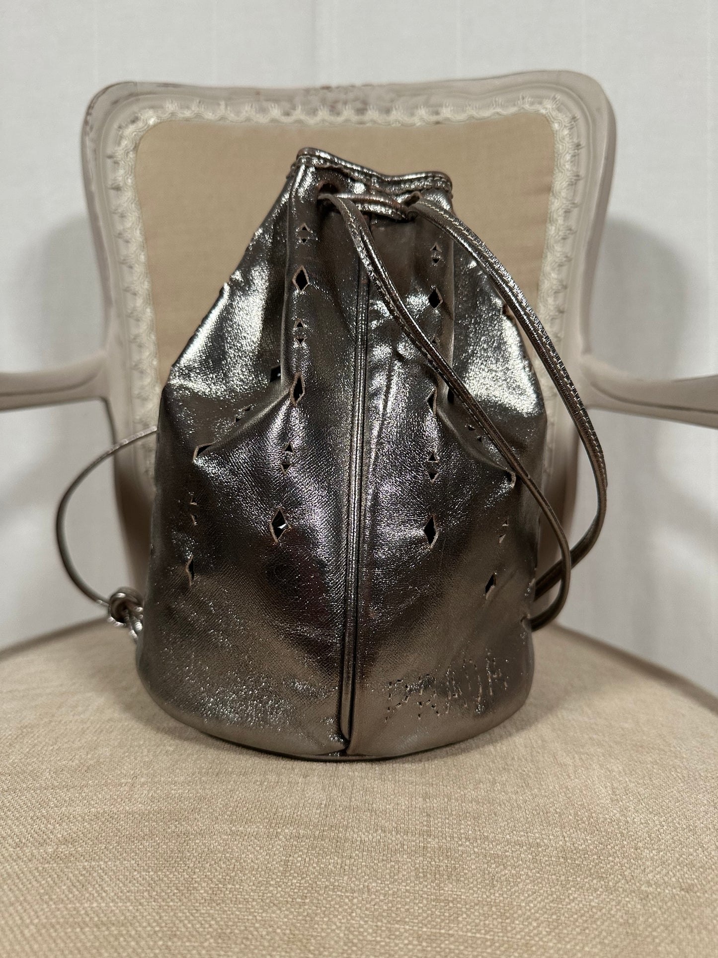 Borsa Secchiello Prada Anni ‘70 in Pelle Argento