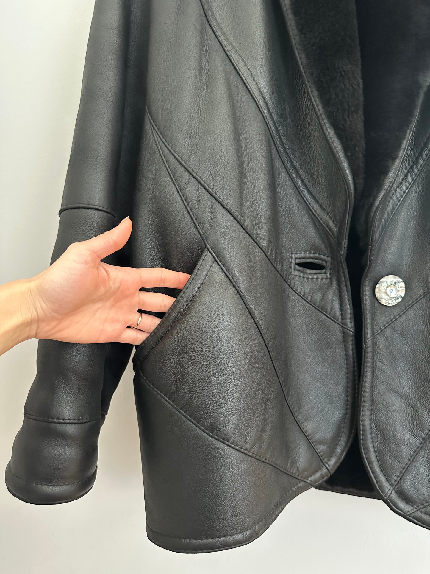 Montone Vintage Anni ‘80 in Pelle Nero