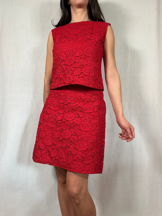 Completo Sartoriale Anni ‘60 in Pizzo Rosso Fragola