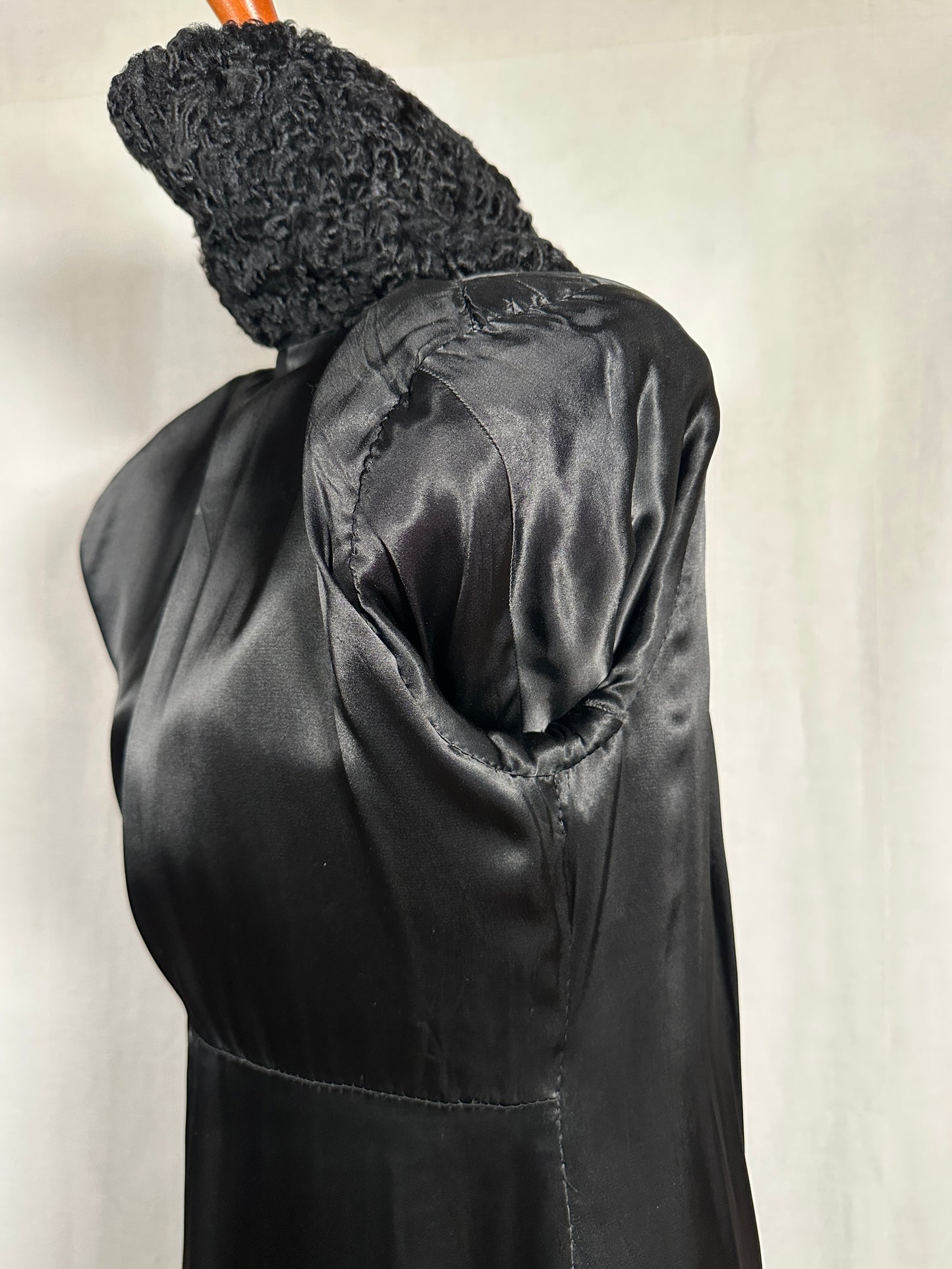 Cappotto Vintage Fine Anni ‘50 Sartoriale in Stile 40es in Lana con Collo in Astrakan Nero