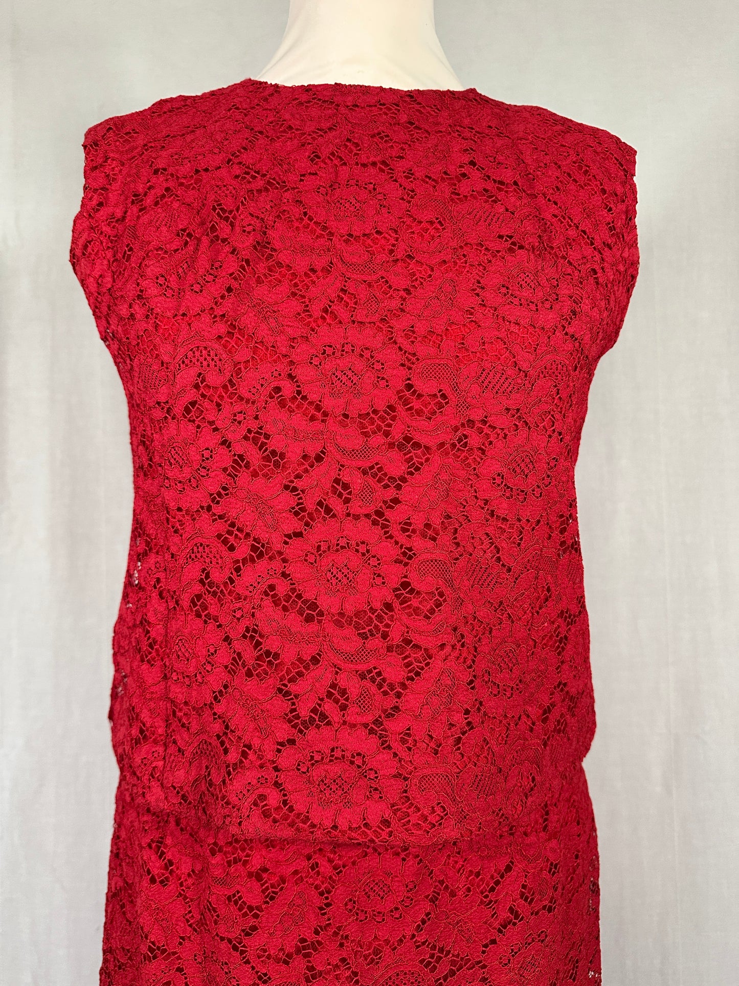 Completo Sartoriale Anni ‘60 in Pizzo Rosso Fragola
