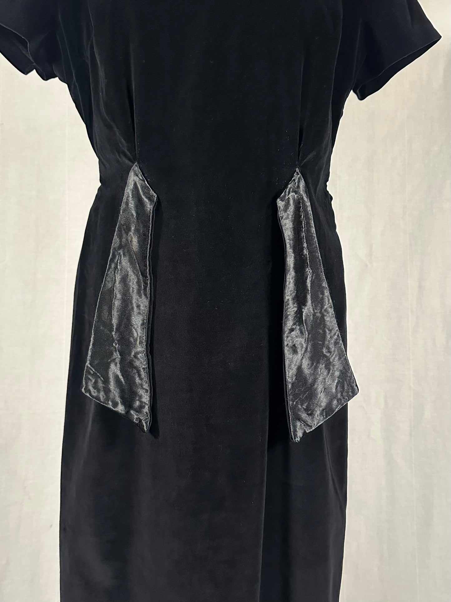 Completo Vintage Anni ‘60 Abito e Giacca in Velluto Nero