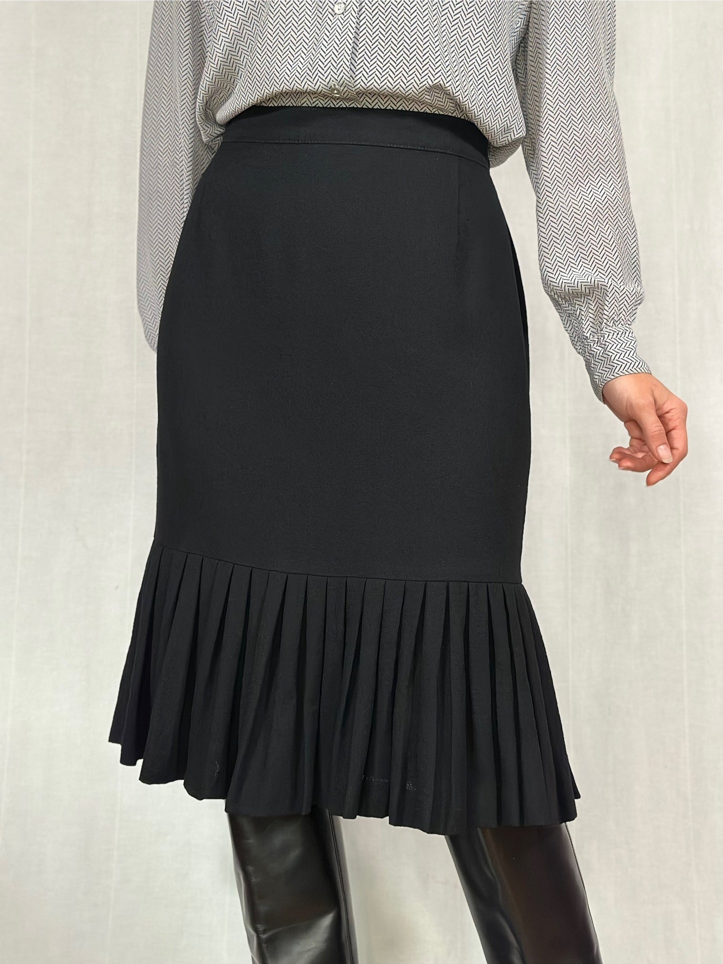 Gonna Anni ‘70/‘80 in Lana Nera con Balza Plissé Tg.44/46