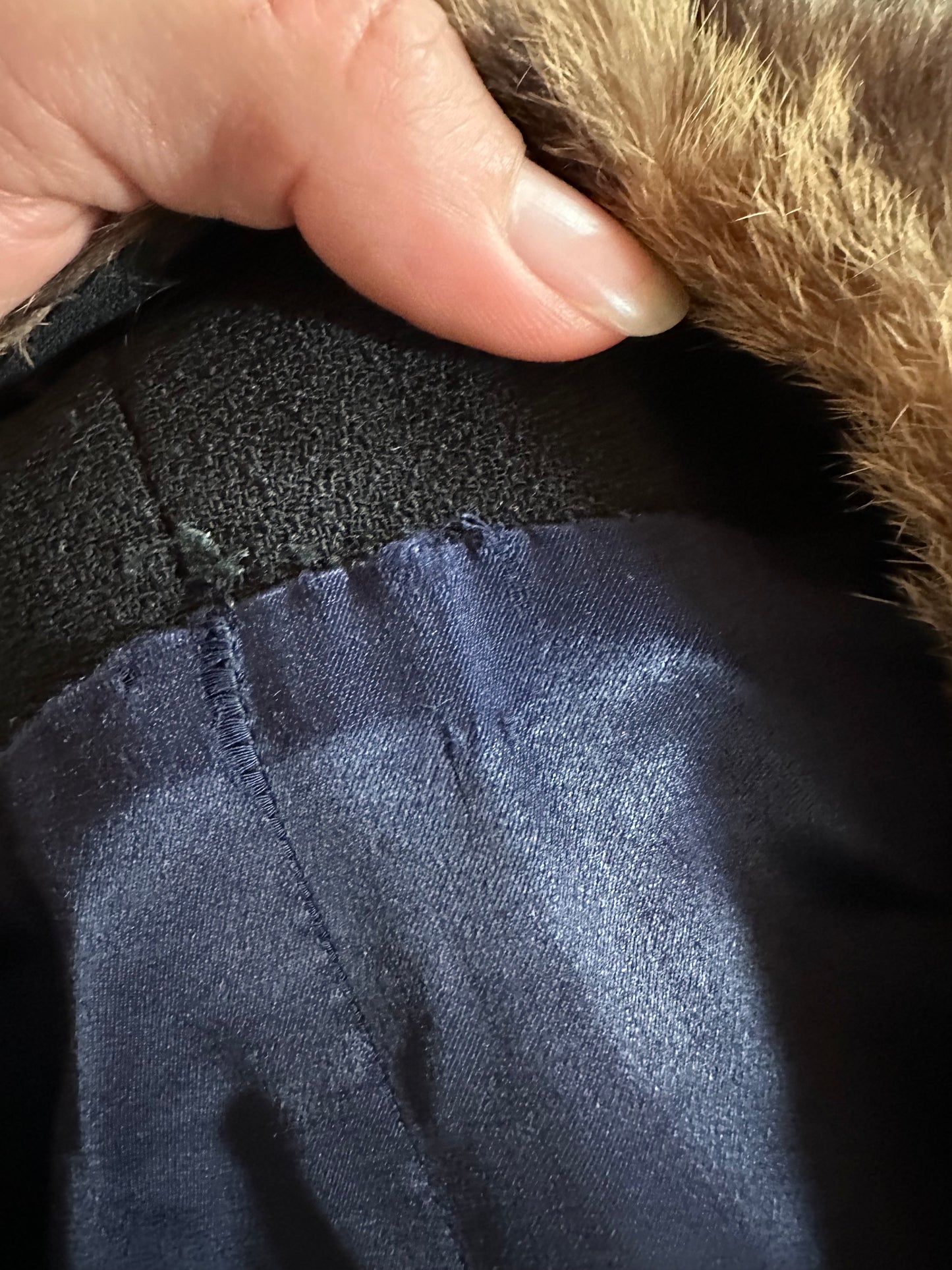 Cappotto Vintage Anni ‘60 Sartoriale in Lana Nero con Collo Pelliccia Ocelot