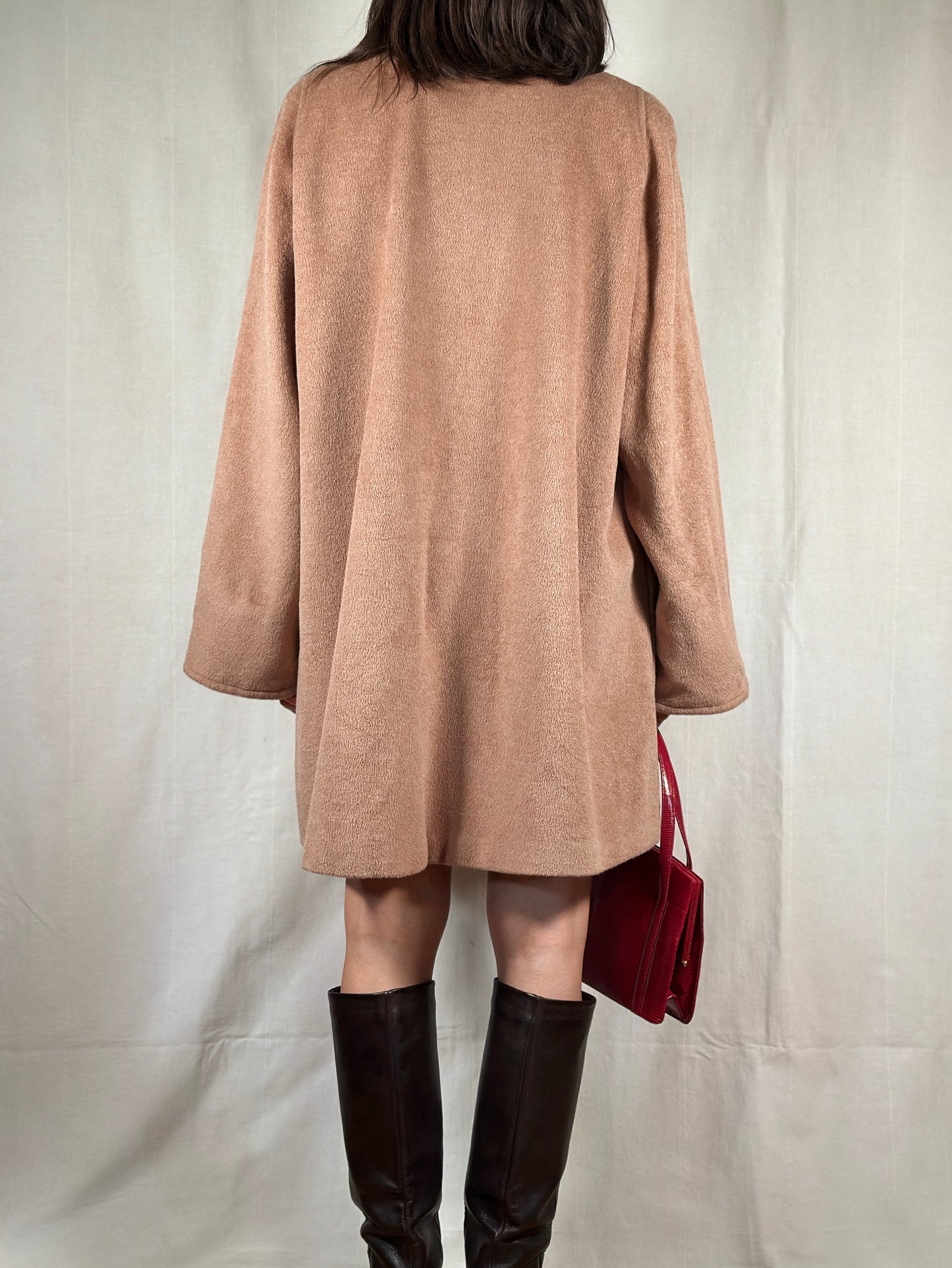 Cappottino Corto Beige Rosato in Lana con Sciarpa Coordinata