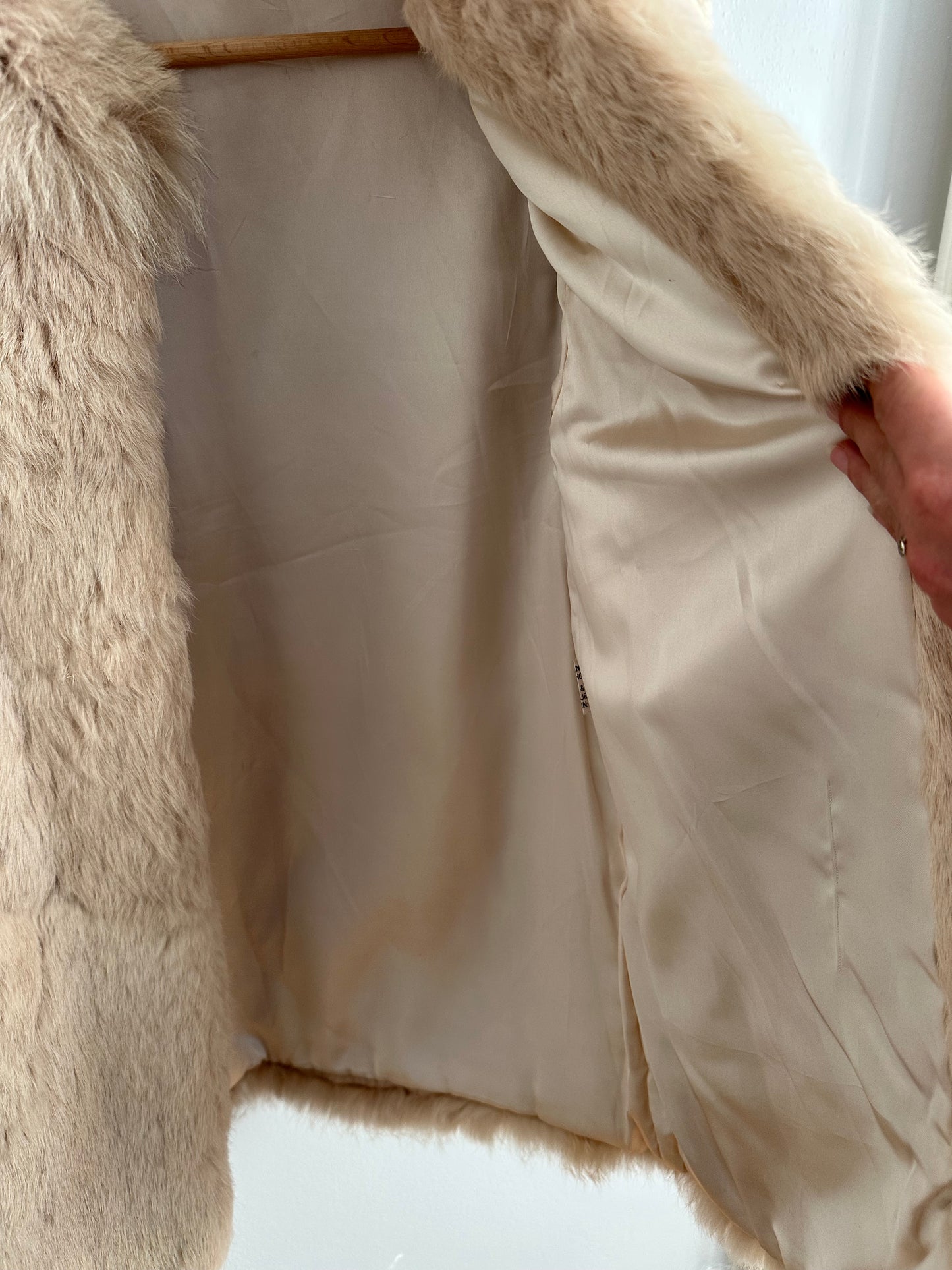 Giaccone in Pelliccia di Lapin Beige