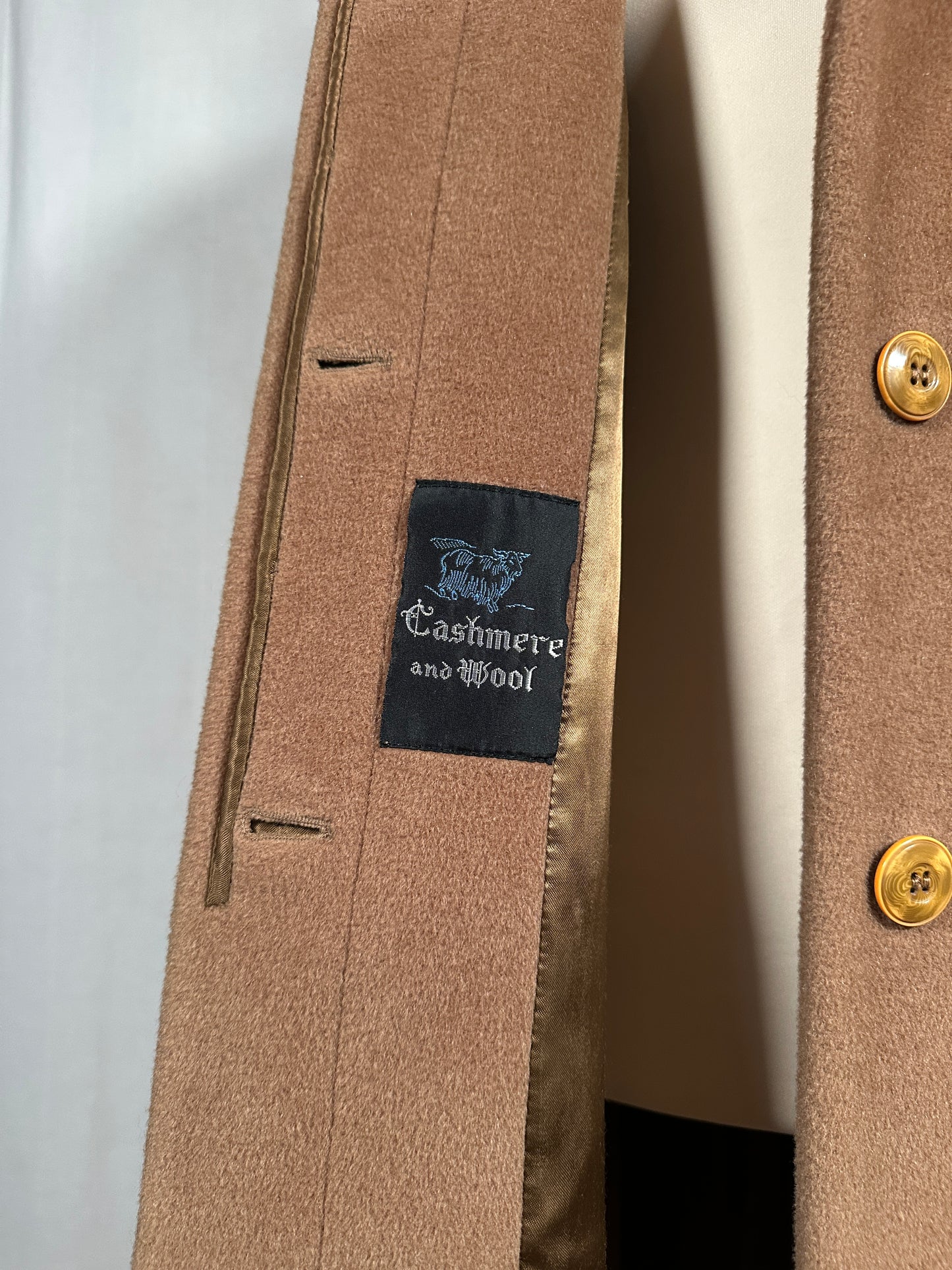 Cappotto Iconico Vintage Anni ‘80 in Lana e Cachemire Cammello Scuro