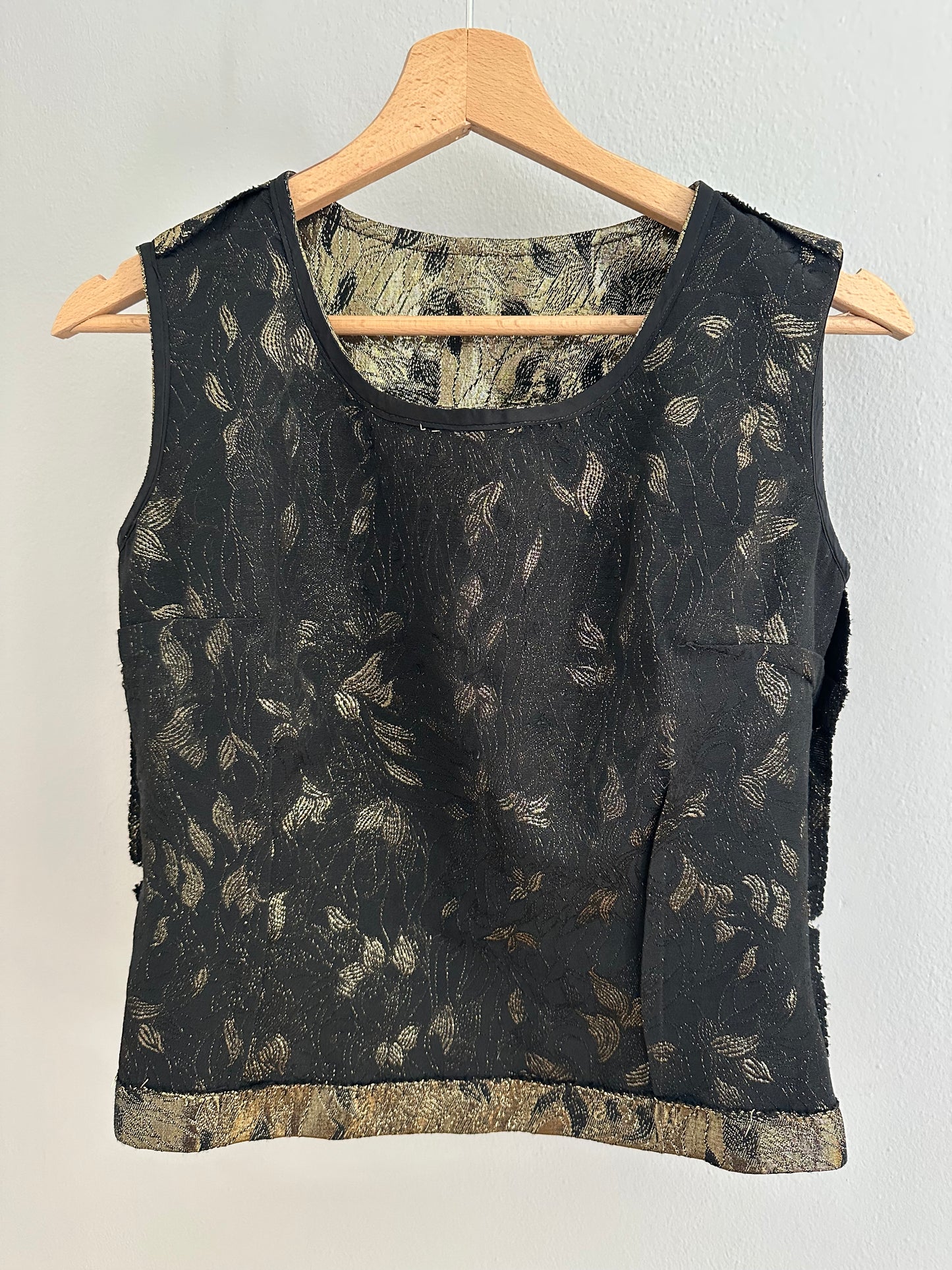 Sottogiacca Anni ‘70/‘80 in Lurex Oro con Paillettes e Perline Nere