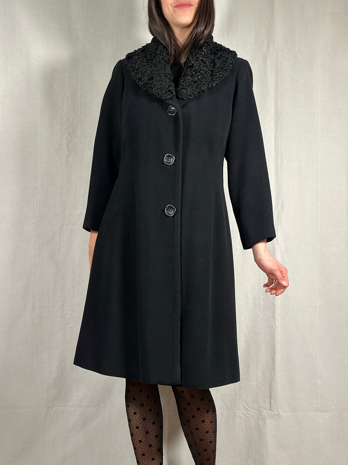 Cappotto Vintage Fine Anni ‘50 Sartoriale in Stile 40es in Lana con Collo in Astrakan Nero