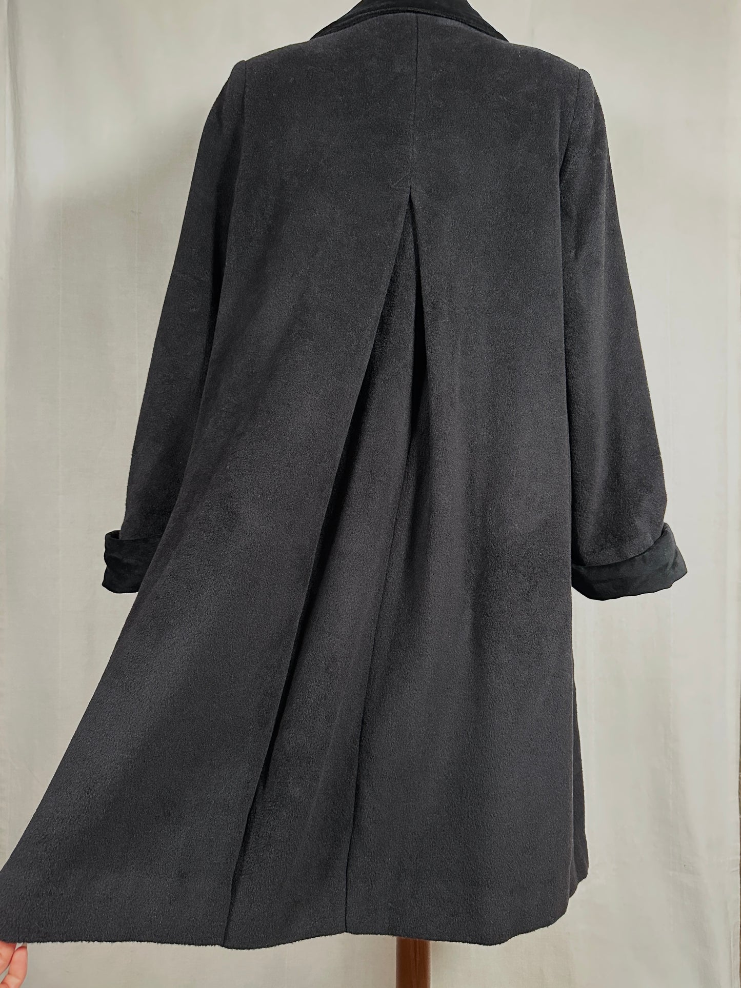 Cappotto Fine Anni ‘80 Delia Ferrari in Lana Nero