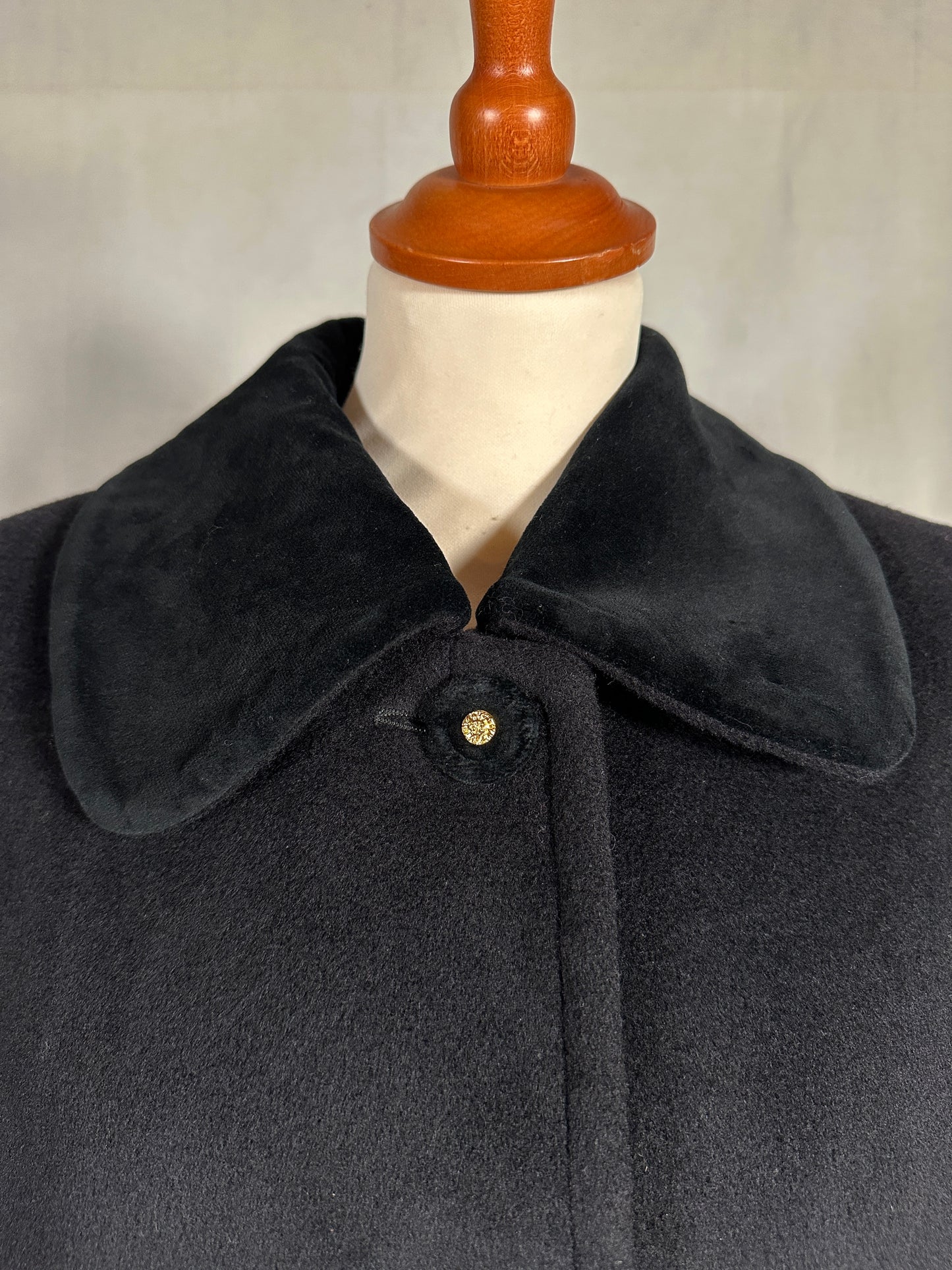 Cappotto Fine Anni ‘80 Delia Ferrari in Lana Nero