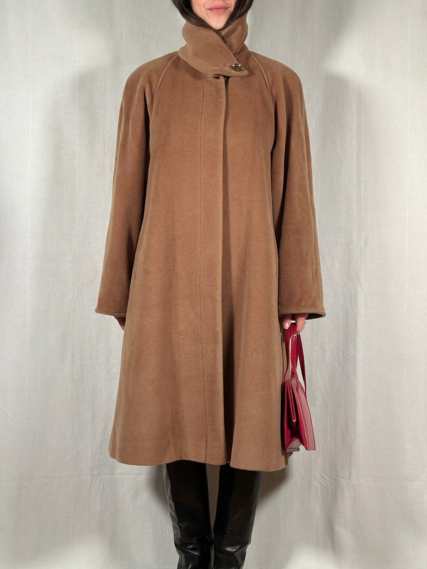 Cappotto Iconico Vintage Anni ‘80 in Lana e Cachemire Cammello Scuro