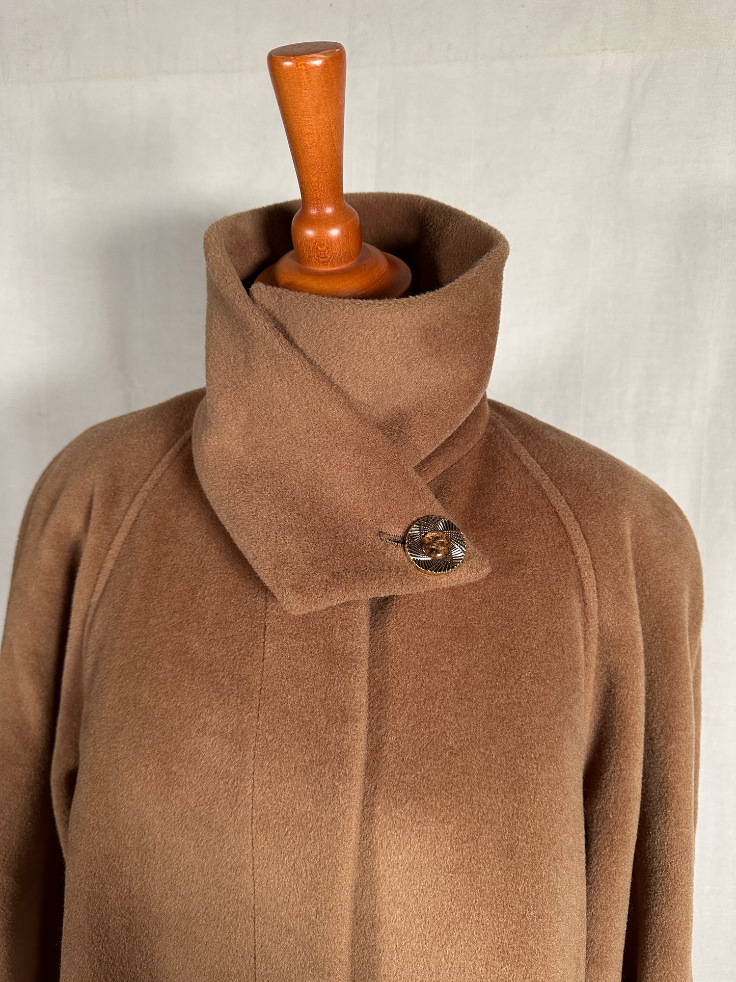 Cappotto Iconico Vintage Anni ‘80 in Lana e Cachemire Cammello Scuro
