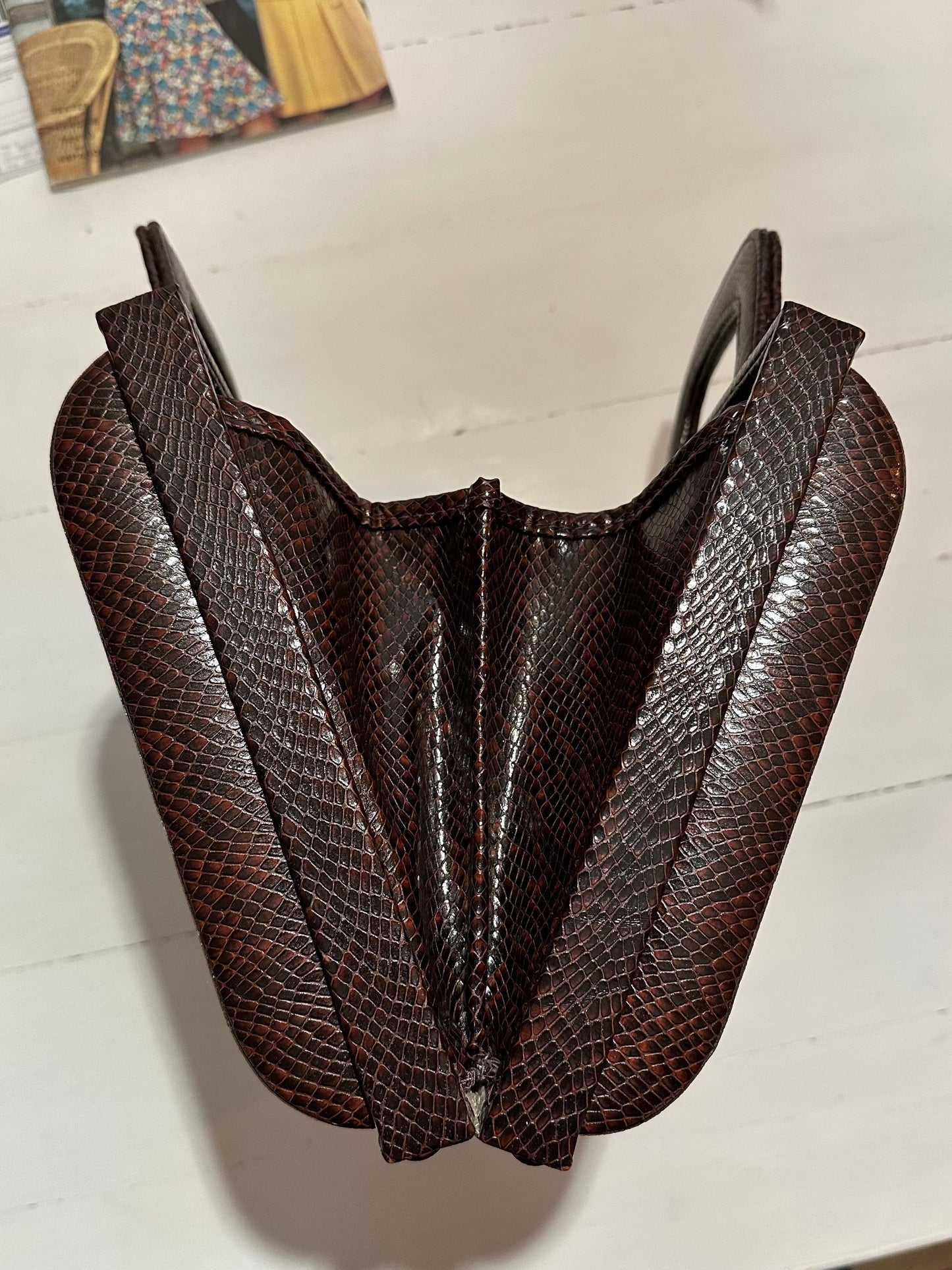 Borsa Valigetta Anni ‘70 Ika Similpelle Lucertola Marrone