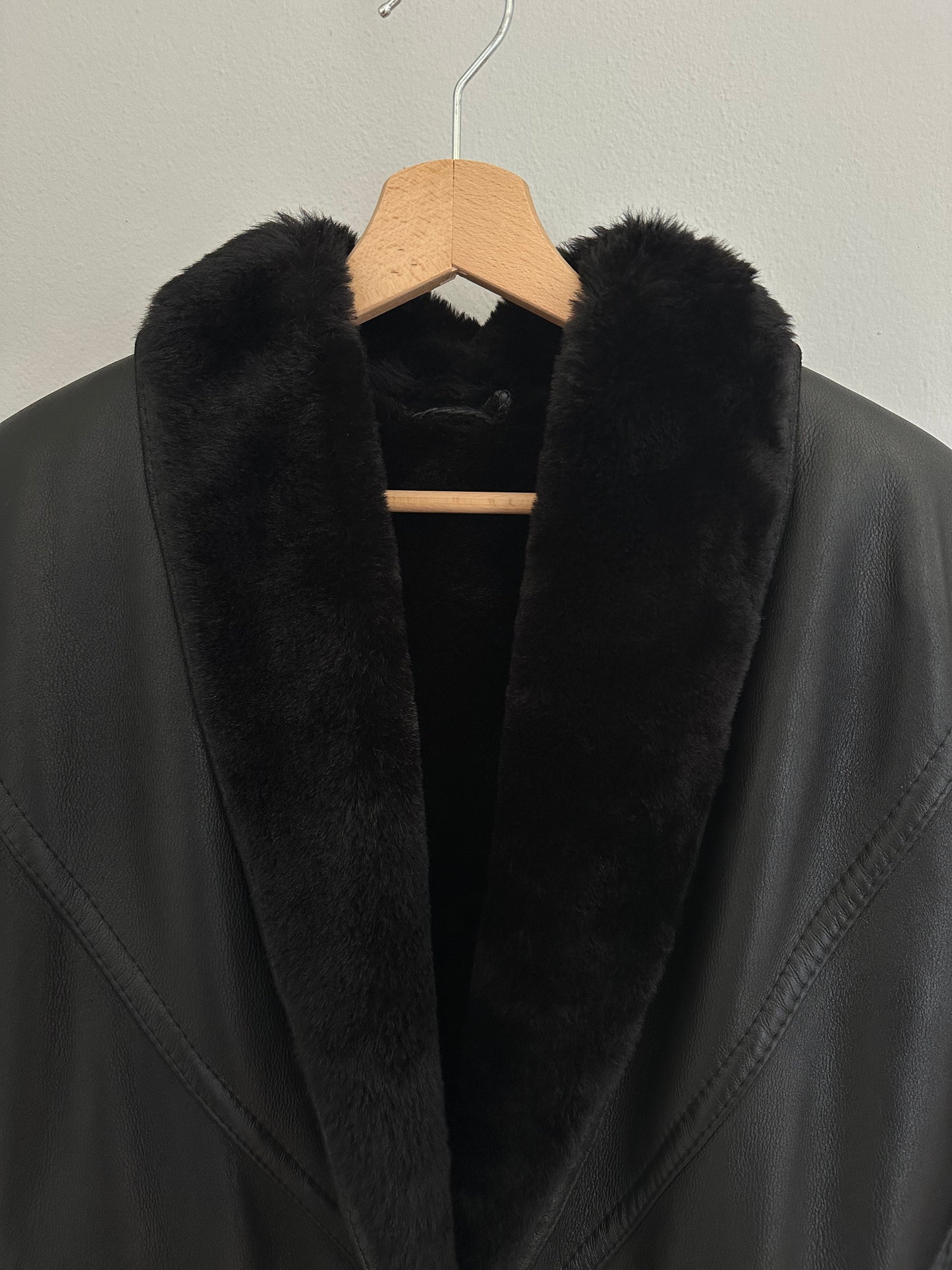 Montone Vintage Anni ‘80 in Pelle Nero