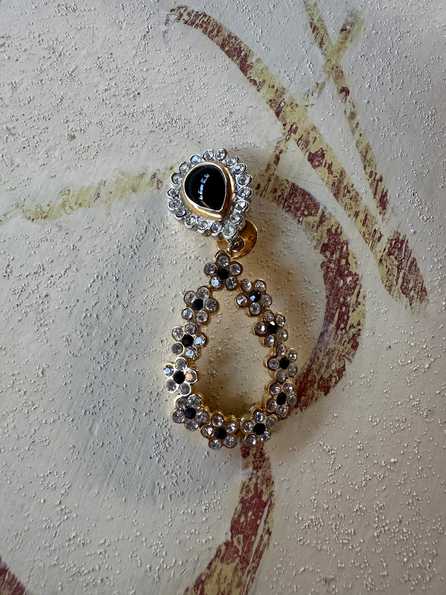 Spilla a Goccia con Cabochon Nero e Brillanti