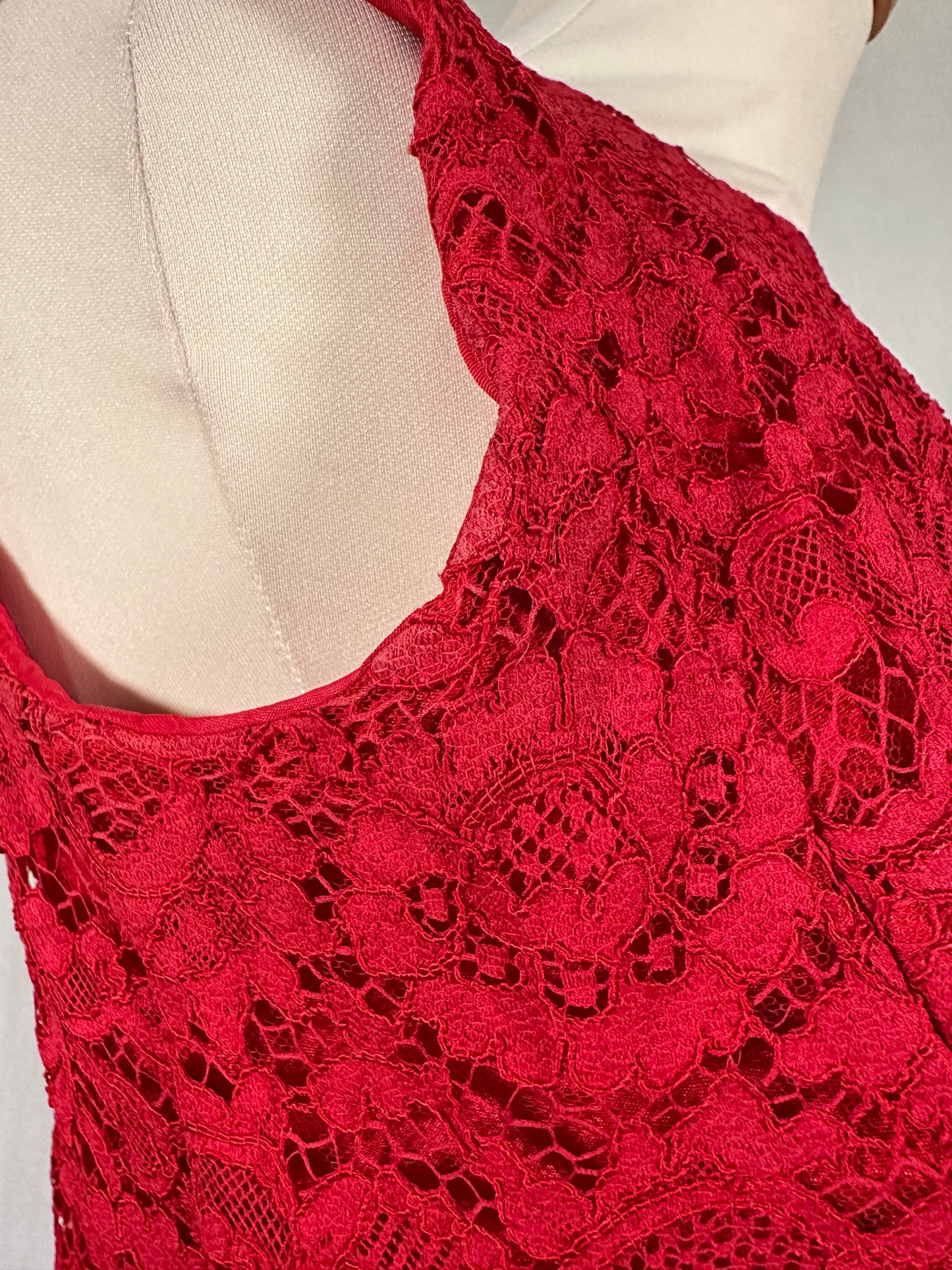 Completo Sartoriale Anni ‘60 in Pizzo Rosso Fragola