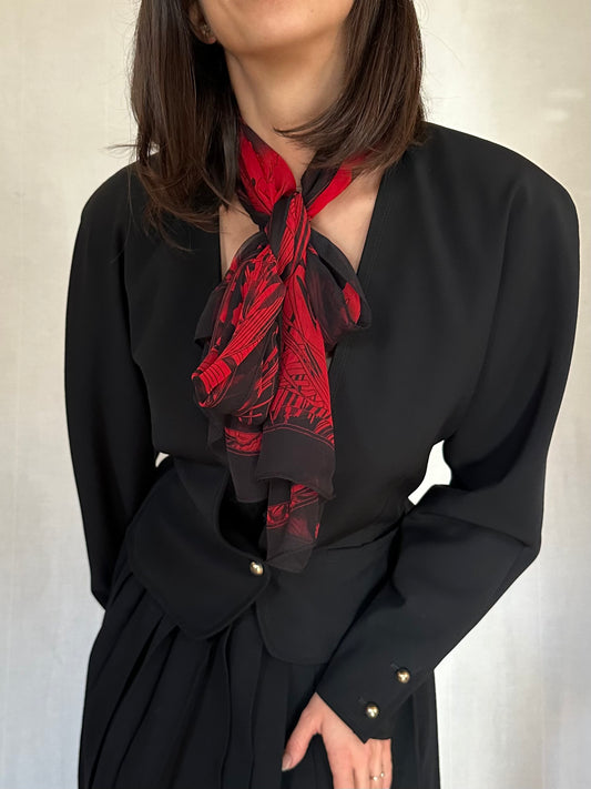 Foulard Lungo in Chiffon Nero e Rosso