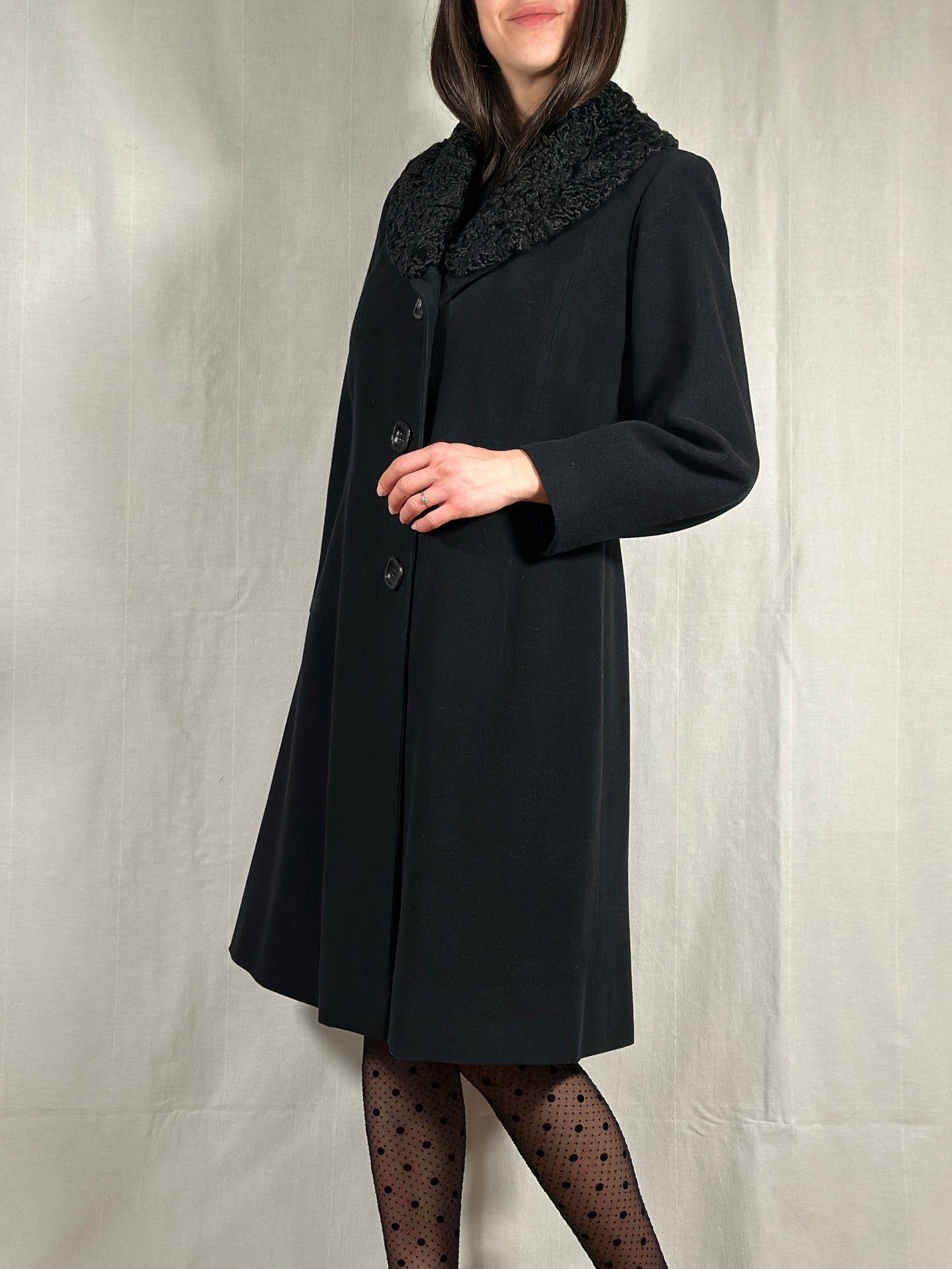 Cappotto Vintage Fine Anni ‘50 Sartoriale in Stile 40es in Lana con Collo in Astrakan Nero